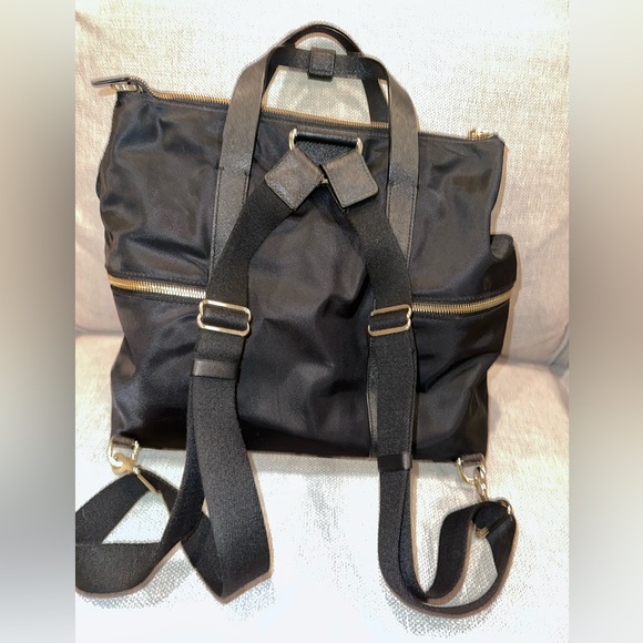 Henri Bendel Large Jetsetter Convertible Backpack / Crossbody – Like New 💎 - Picture 12 of 13